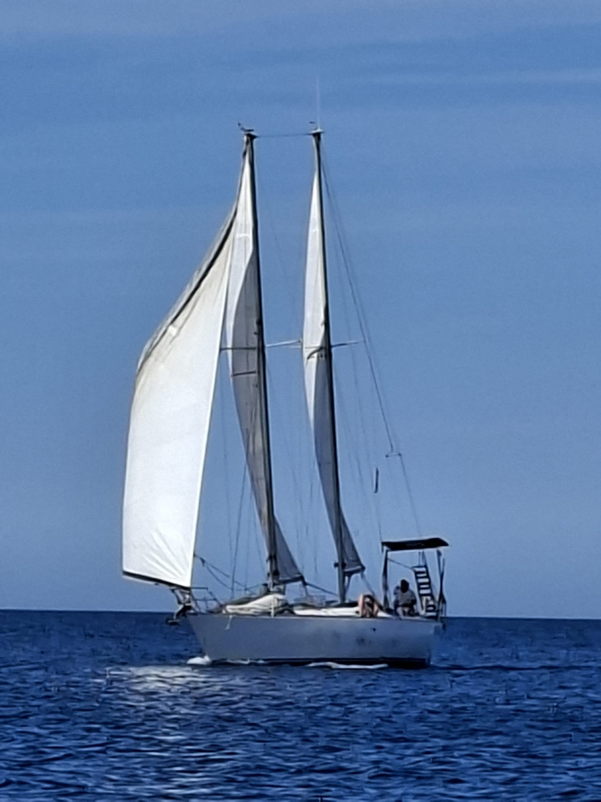 Full sails on BIN BEL II crossing the Adriatic near San Foca